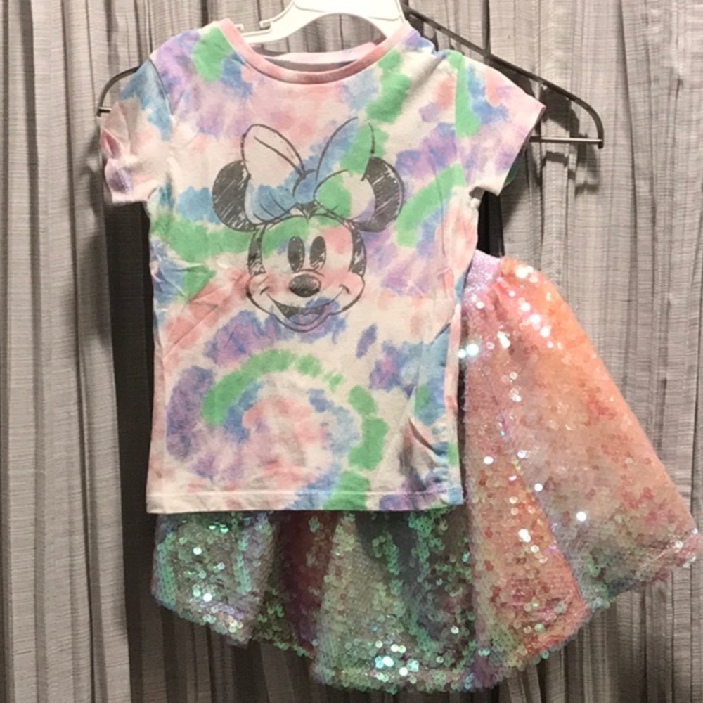 DISNEY AND CALVIN KLEIN ALL SIZE 3T SKIRT PLUS 3 SHORT SLEEVED TEES TOTAL OF 4